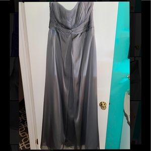 Excellent used condition, Jordan Demetrios formal bridesmaid dress.